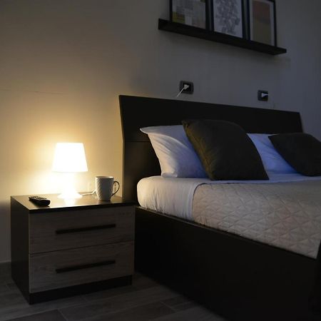 Puntamare Apartment Brindisi Bagian luar foto