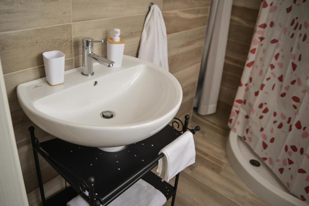 Puntamare Apartment Brindisi Bagian luar foto