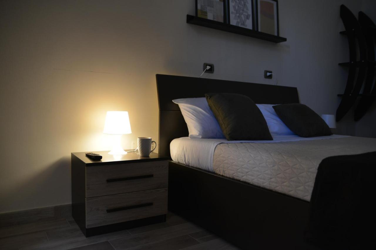 Puntamare Apartment Brindisi Bagian luar foto